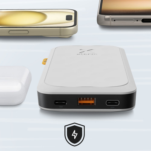 Connectique et chargeur pour tablette Xtorm Batterie Externe 10000mAh 20W 2x USB-C + USB Écran LED Design Compact Blanc