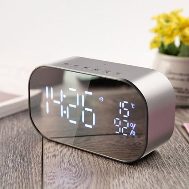 marque generique - Réveil Alarme Horloge Led Avec Radio Haut-Parleur Bluetooth Lecteur Carte Usb marque generique  - Radio