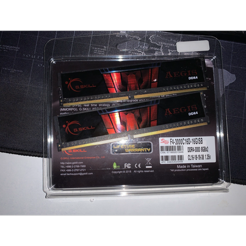 RAM PC Fixe Aegis - 2 x 8 Go - DDR4 3000 MHz - Noir/Rouge