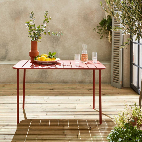 sweeek Table de jardin métal 4 places, terracotta  | sweeek