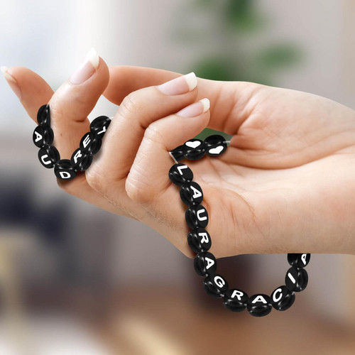 Perles Kit DIY Bijoux Perles Noires avec Lettres Blanches et Nylon Boîte Solide