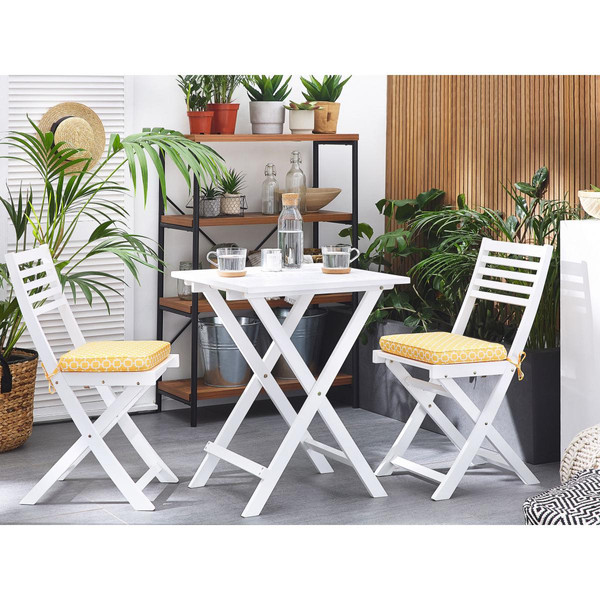 Beliani Table et 2 chaises de jardin blanches en bois avec coussins jaunes FIJI