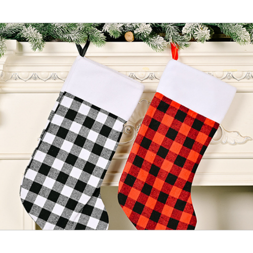 Generic C32 2PCS Chaussettes de décoration de Noël Chaussettes de Noël Grandes chaussettes de treillis Pendentifs d'arbre de Noël Scène à la maison Décoration de cheminée