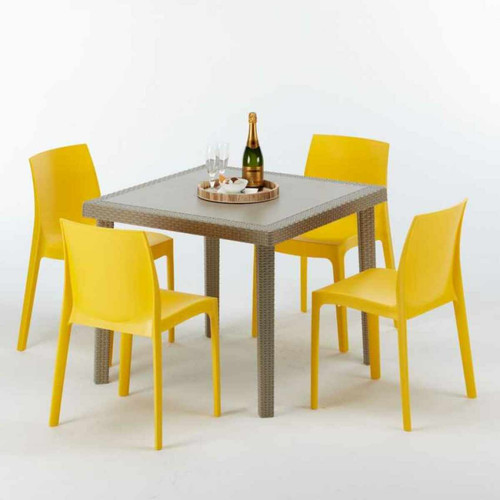 Grand Soleil - Table carrée beige + 4 chaises colorées Poly rotin synthétique Elegance, Chaises Modèle: Rome jaune Grand Soleil  - Ensembles tables et chaises Grand Soleil