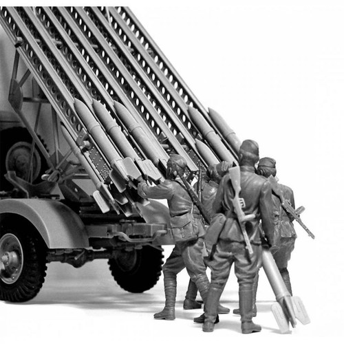 Camions Maquette Camion Bm-13-16 On W.o.t. 8 Chassis With Soviet Crew