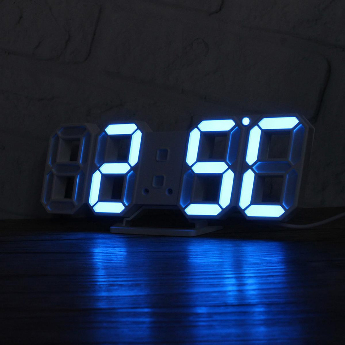 LED Numérique Horloge à Piles Électronique Chambre Alarme Horloges Décor Pièce
