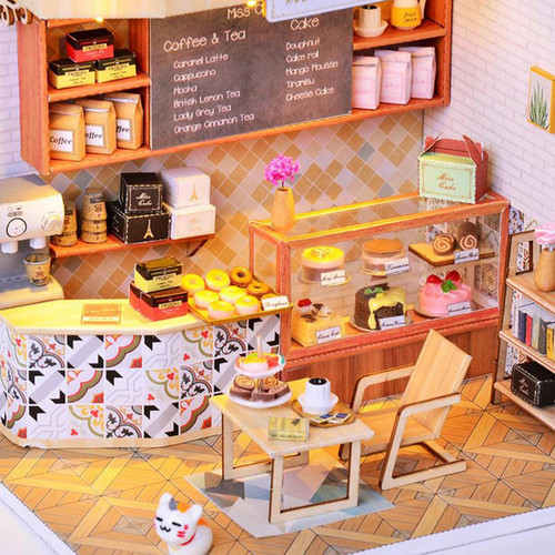 Poupées DIY Miniature Dollhouse Kit Temps Gâteau Maison de Poupée DIY Kit avec En Bois Meubles Lumière Cadeau Maison Jouet pour Adultes et enfants de Noël