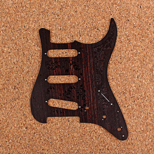 Accessoires instruments à cordes marque generique Vintage Sculpté 8 Trou SSS Électrique Guitare Scratch Plate pour ST Guitare Instrument de musique Accessoires