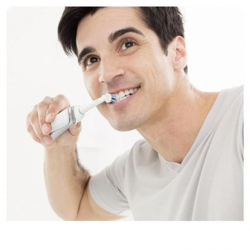 Brosse à dents électrique Oral-B Pro 2 2500 Crossaction Brosse A Dents Electrique Travel