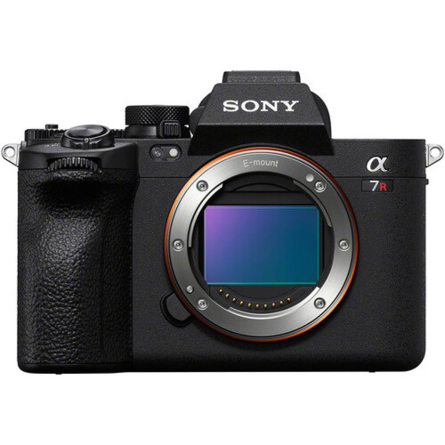Sony Boîtier Sony A7R V + FE 24-70mm f2.8 GM II + Carte SanDisk 128 Go Extreme Pro CF CFexpress Type B