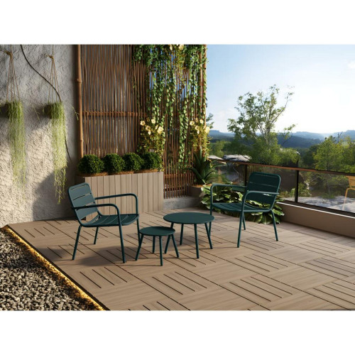 Vente-Unique - Salon de jardin en métal - 2 fauteuils bas empilables et tables gigognes - Vert sapin - MIRMANDE de MYLIA Vente-Unique  - Fauteuil jardin empilable