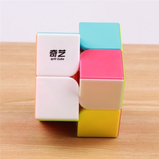 Wewoo Jeu de puzzle coloré Cube de poche Magic Intelligence d'entrée de gamme