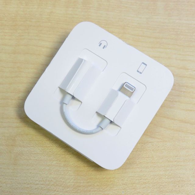 Casque ORIGINAL Apple EarPods écouteur Binaural avec Fil Blanc Casque et Micro (avec Fil, écouteur, Binaural, Intra-aural, Blanc) + Connecteur Lightning