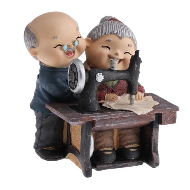 Petite déco d'exterieur heureux couple de personnes âgées figurine résine vieil âge vie décor à la maison machine à coudre