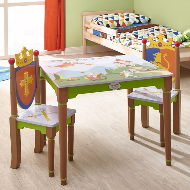 Fantasy Fields Fantasy Fields - Table et 2 chaises en bois fabriquées à la main par Knights & Dragon