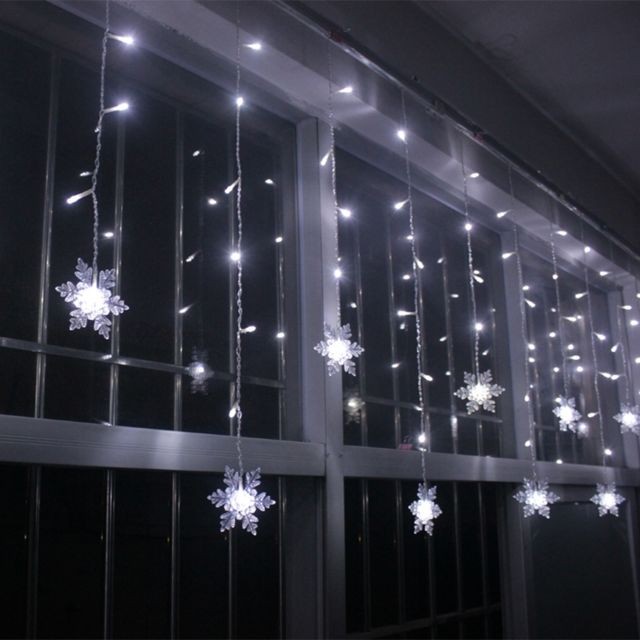 Ruban LED marque generique Rideau de flocon de neige 48LED chaîne de lumière décorations de vacances lanterne UE