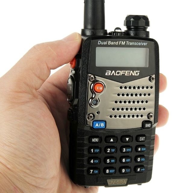 Wewoo - Talkie-walkie BAOFENG UV-5RA Professionnel Émetteur-récepteur noir Double Bande FM Radio Talkie Walkie Talkie - Talkie Walkie