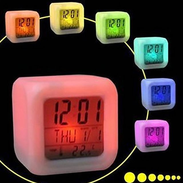 Generic - Alarme LED Horloge numérique Alarme Thermomètre nuit Glowing 7 couleurs Horloge Led blanc Generic - Bonnes affaires Réveil