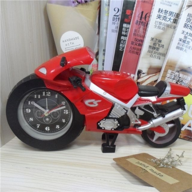 Wewoo Creative Artistic Motorcycle Clock Clock modèle d'horloge de bureau pour décorations d'étagères domestiques rouge
